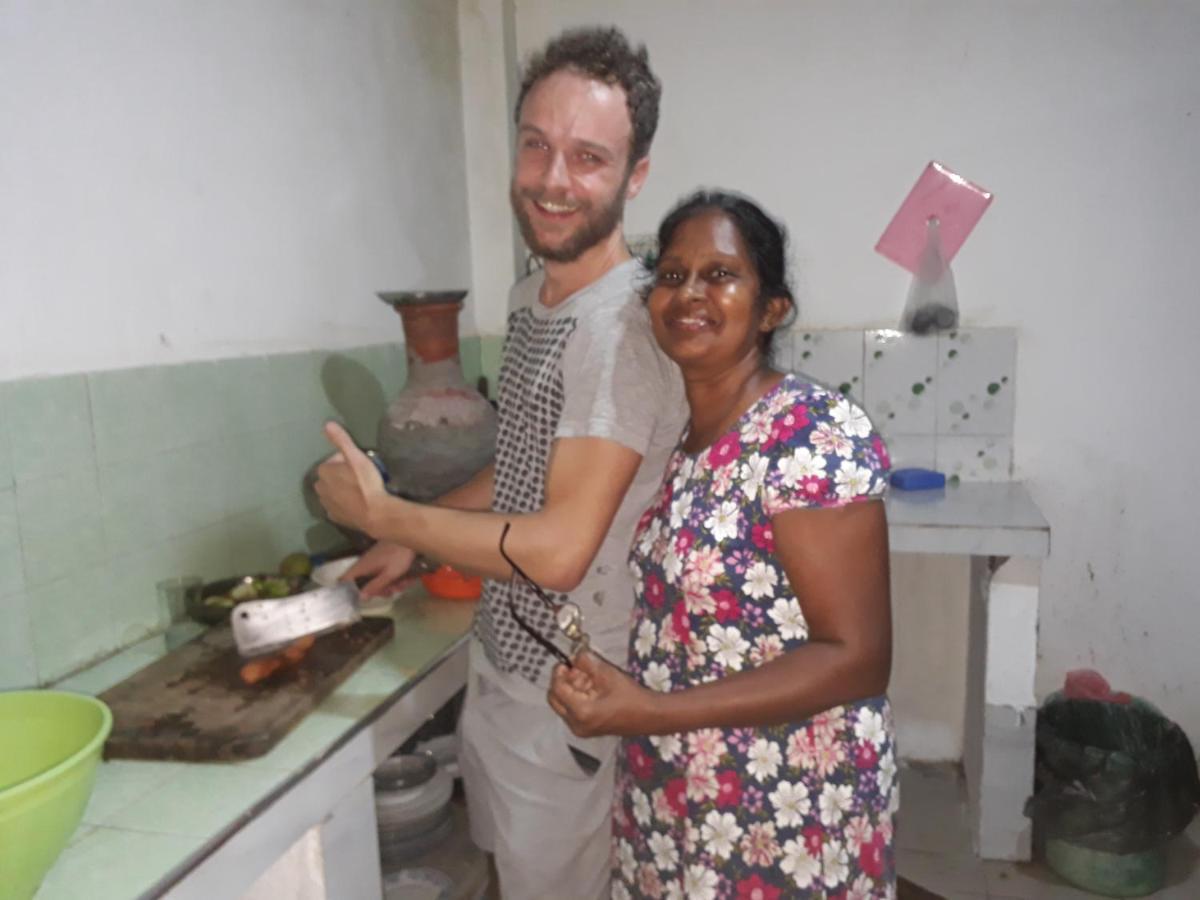 Jungle City Hostel Galle Bagian luar foto